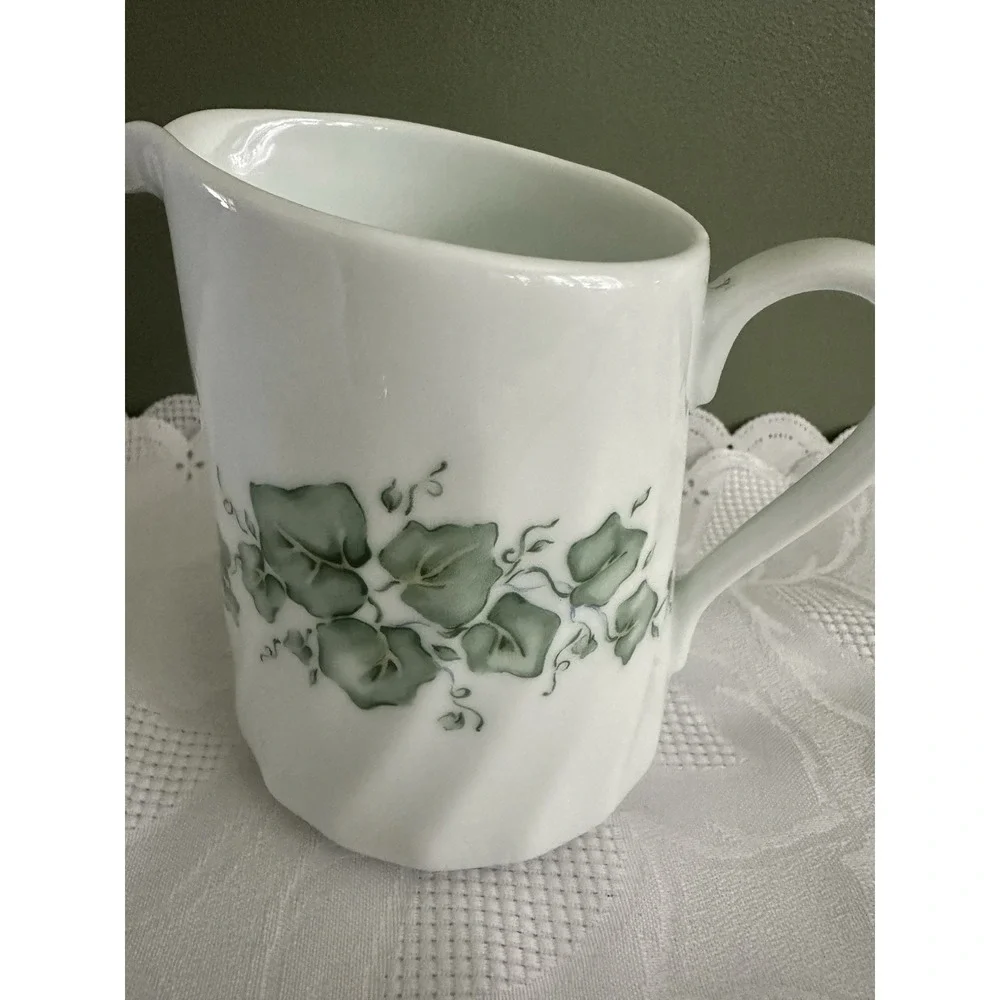 Corning Corelle Callaway Ivy Creamer White Green